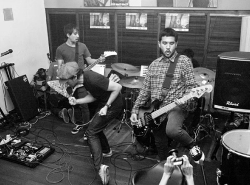 Morfem Gigs: Main di Ruang Tamu Kawan